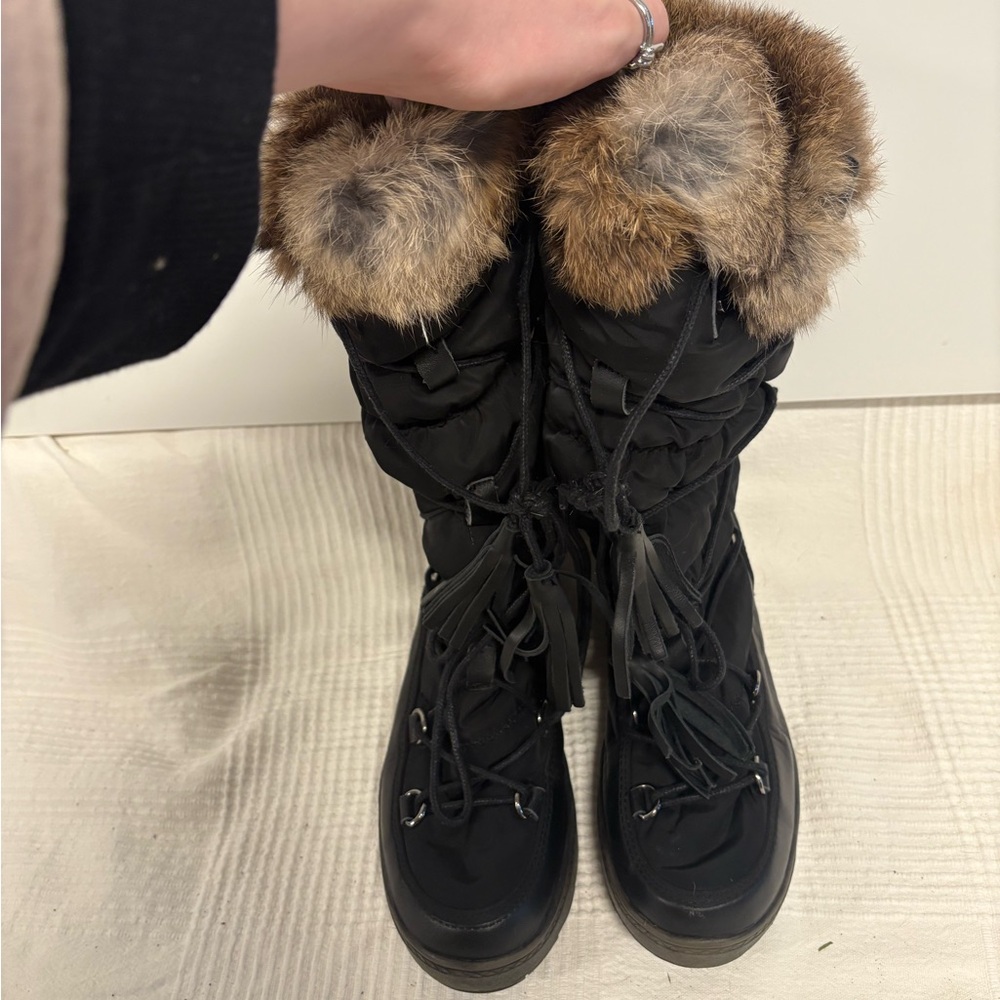 RUDSAK Black Winter Boots with Brown Fur Trim